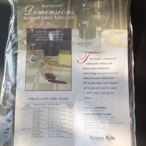 Dimensions Jacquard Fabric Tablecloth - Picture 3 of 3